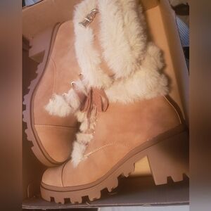 Women's heeled boots